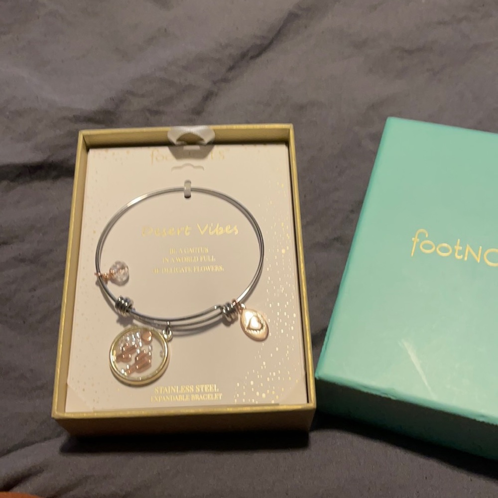 New footnotes bracelet